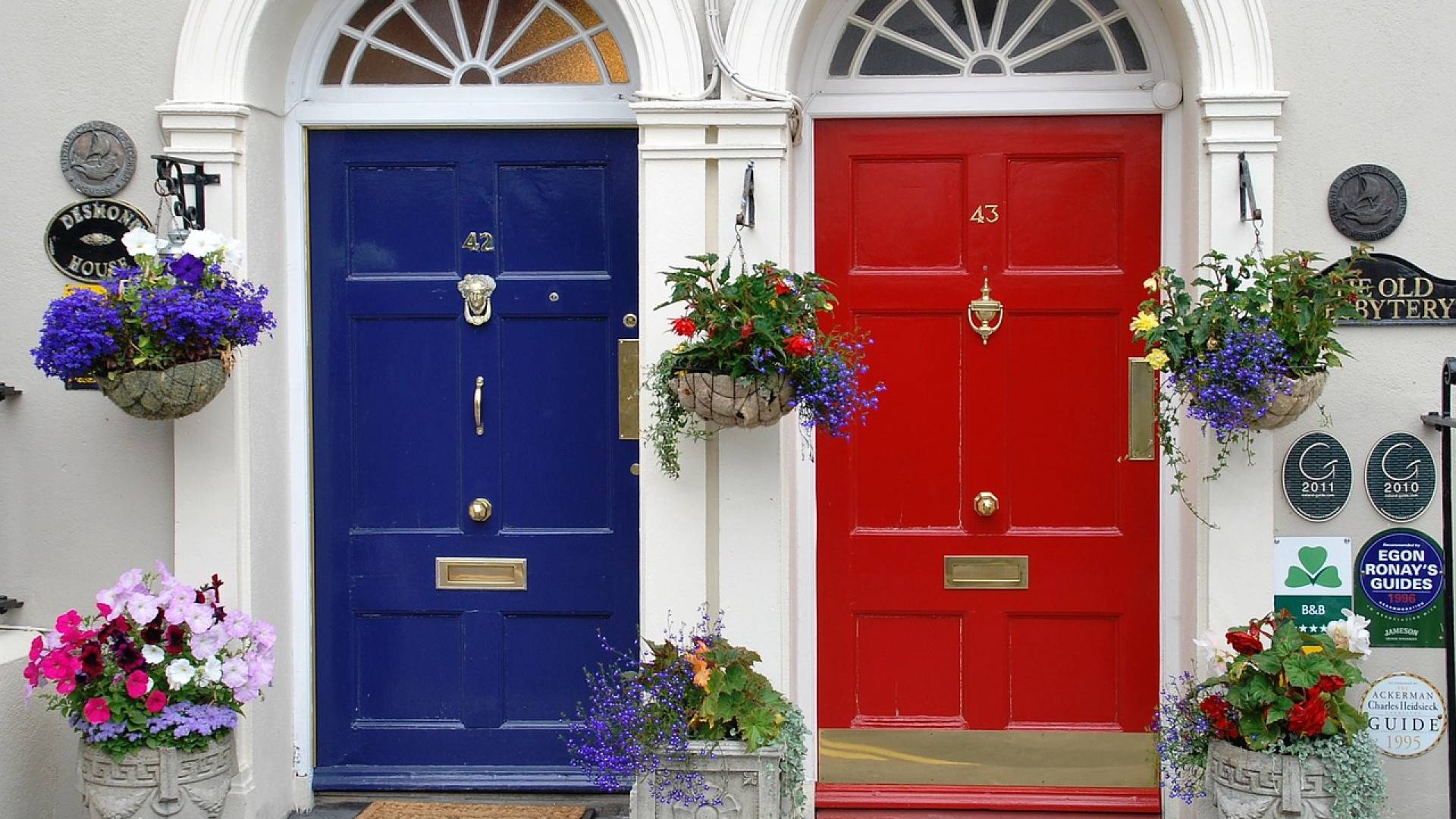 Découvrez les atouts d’une porte d’entrée en PVC